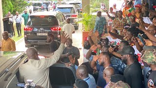 John Mahama like too much fans as his departure after Fellowship with the Clergy caused traffic