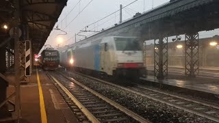 VECTRON+TRAXX SOTTO AL DILUVIO...