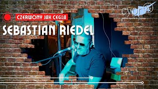 Czerwony jak cegła (Sebastian Riedel)