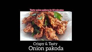 Street Style Crispy Onion Pakoda 😳😳👌 | Pyazz ke pakode | Onion pakoda recipe | Onion pakora #shorts