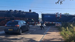 VSM 50 307 + Stalen D Komen door Dieren richting Beekbergen.                             21-09-2024