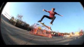 Waldy Kickflip over caddy