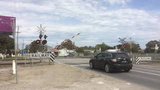 V/line Level Crossing, Main Street, Nar Nar Goon