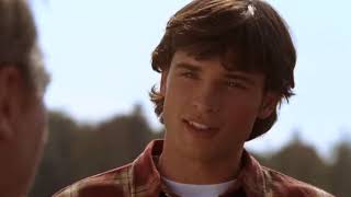 Smallville 3x05 - Perry wants Clark to show him around the town