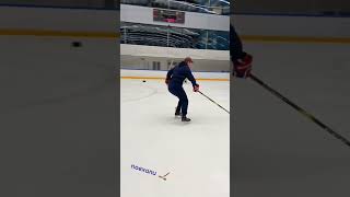 ХОККЕИСТ ЗАЛИПНЕТ 🏒