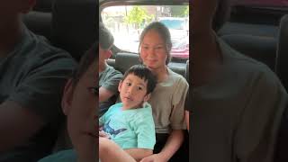 🇮🇩🇲🇴Indo Macau: Sergio Boy With His Cousins In Car From Tomohon To Manado, Singing Chinese Songs