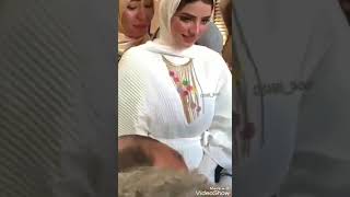 شاهد ماذا فعل العريس أثناء العقد (الخطبة)