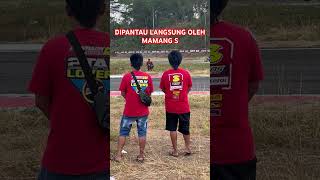 Pembalap dipantau langsung oleh sang mekanik #lfn #manahadap #roadrace #mijen #roadracemijen