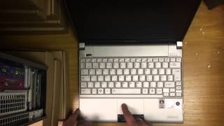 How to open and close the lid of a laptop.