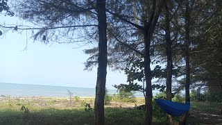 MENIKMATI KEINDAHAN PANTAI