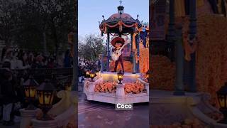 Coco - Disneyland Parade #cortos #disneyland2023 #trending #mexico #coco