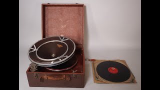 Pathe Diffusor Portable Phonograph