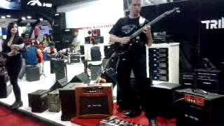 Expomusic 2012 - Improviso de guitarra (Demonstração de amps)