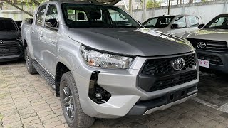 Hilux 2.4 G DC 4x4 Manual Silver Metallic Improvement / Facelift