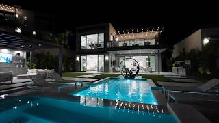 Touring An Exceptional Modern Masterpiece in Las Vegas