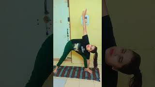 trikonasana#yogaforbeginners#fitness and health#kavita gahlot