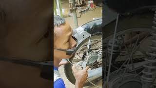 pasang spatboard c70 | diy welding | las amatir #modifikasi #welding #c70 #hanuman #viral