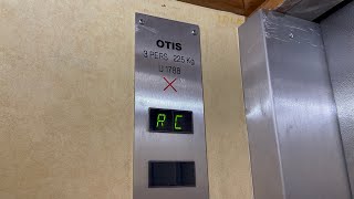 Old Otis lift mod. by Otis Alto (📍Bastia, Corsica, FR)