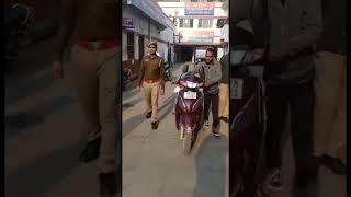 Lekin ye a kya batau ab haal dusra hai 😂 #lucknowpolice #yogiadityanath #utterpradesh #hajratganj