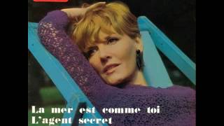 Petula Clark - La mer est comme toi