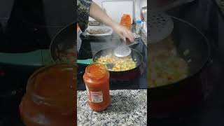 Mira como cocino lomo en salsa de tomate 🍅 ñame ñam rico 😋