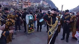 Bhagwan Badrinath ke dham par garhwal scout ka manmohak band