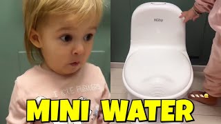 Sophie Codegoni compra un mini water a Cèline la sua faccia è sorprendente