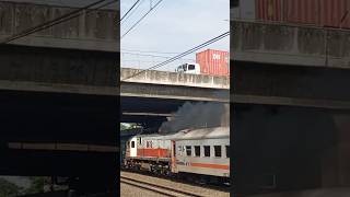 Lokomotif Kobong Api Ala CC 201 77 07 SDT Di Stasiun Cakung #lokomotif #kobongapi #shorts #short