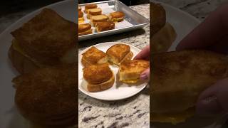 Baked Mini Grilled Cheese! *Full Recipe In Description* #queengsrecipes #fyp #cheese #yummy #fyp