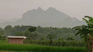 Gunung !!  Berwajah manusia