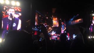 Disconnected - 5 Seconds of Summer (Concord 7.21.15)