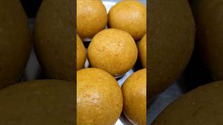 बेसन लड्डू 😋 Besan Laddu Recipe #besan #laddu #besanladdoo #shorts #ytshorts #recipe