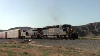 Best Horn Show!! Engineer Plays Song - CSX Power at San Timoteo Canyon, CA