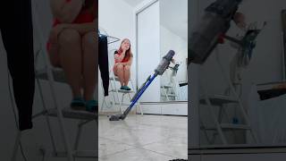 AUTOMATIC DYSON VACUUM |NAGLILINIS MAG ISA #risalakwatchera #funny #forentertainmentonly #viralvid