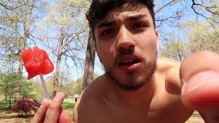 19 YEAR OLD BODYBUILDER DEVOURS HUGE GUMMY BEAR IN 7 SECONDS