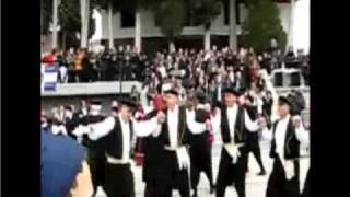 Macedonian folk song from Darnakohoria-Mana m' kouritsia pou'dha ego-Greek traditional Folk Music