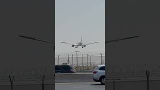 Emirates 777 landing in Dubai