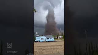 Incredible tornado spotted near Edberg in Alberta, Canada 🇨🇦 (03.06.2024)