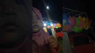 Bayi Aisyah ke pasar malam