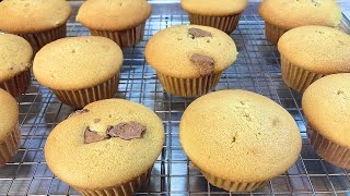 HOW TO MAKE CREAMY MUFFINS