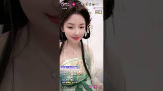 TikTok live screen chunxiao fashion 💃🇨🇳💍