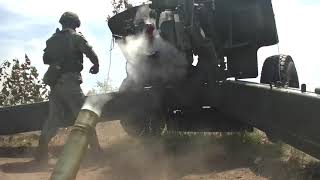 The 152 mm battery of the Msta-B towed howitzers is firing