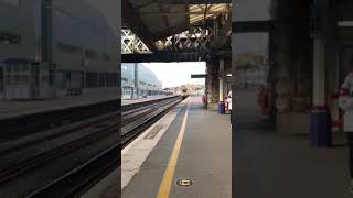 Cross country class 220 voyager arriving at exeter st davids from sheffield to plymouth