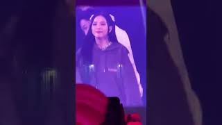 Jisoo cried in the last in born pink seoul concert Day 2#fyp #kpop #blackpink #concert #bornpink