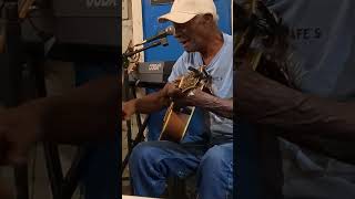 Lesson from legendary Bentonia bluesman Jimmy Duck Holmes!