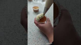 Cupcake Piping Technique Tutorial| Buttercream| Decorating techniques and Ideas| Flowers| Rose|viral