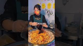 今天就给大伙们更新一期：我们摆摊一天能走30斤的柠檬酸辣鸡爪教程吧！大家学会了会不会跟我一样摆摊呢