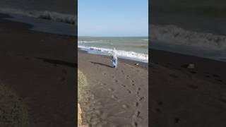 Passeggiata al mare di Santa Severa RM spiaggia a sabbia nera  mare agitato  28/6/2017 G.Vita