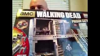 McFarlane's The Walking Dead Prison Catwalk Build and Review