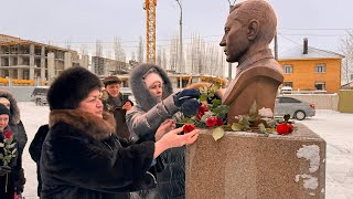 Церемония возложения цветов к бюсту Мусы Джалиля